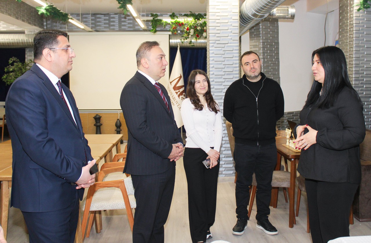 MDU və Məmmədyarovlar süni intellektlə şahmatı birləşdirir - FOTOLAR